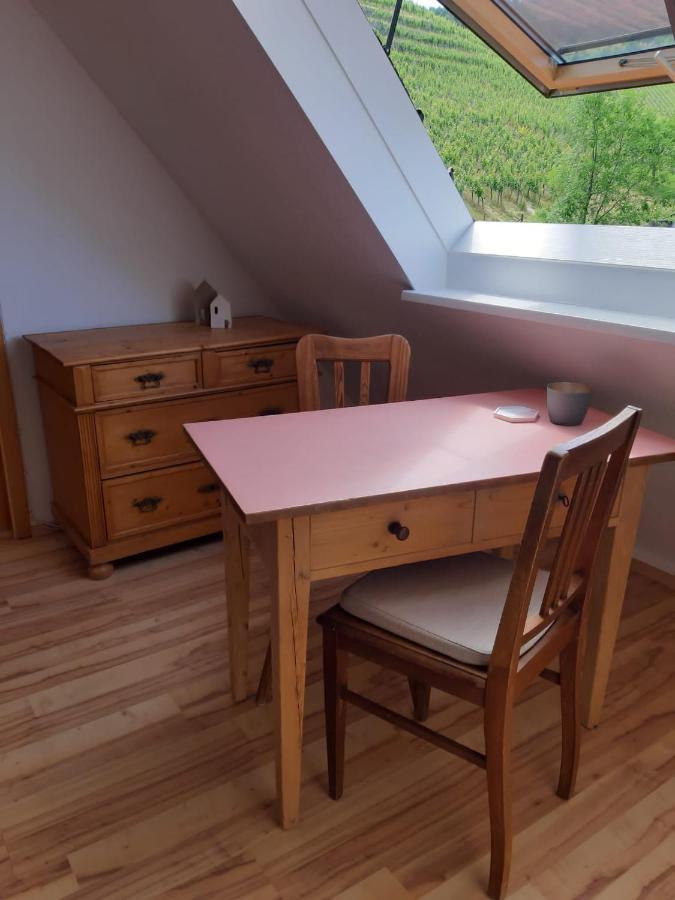 Giebelzimmer Mit Weinbergblick Stetten  Bagian luar foto
