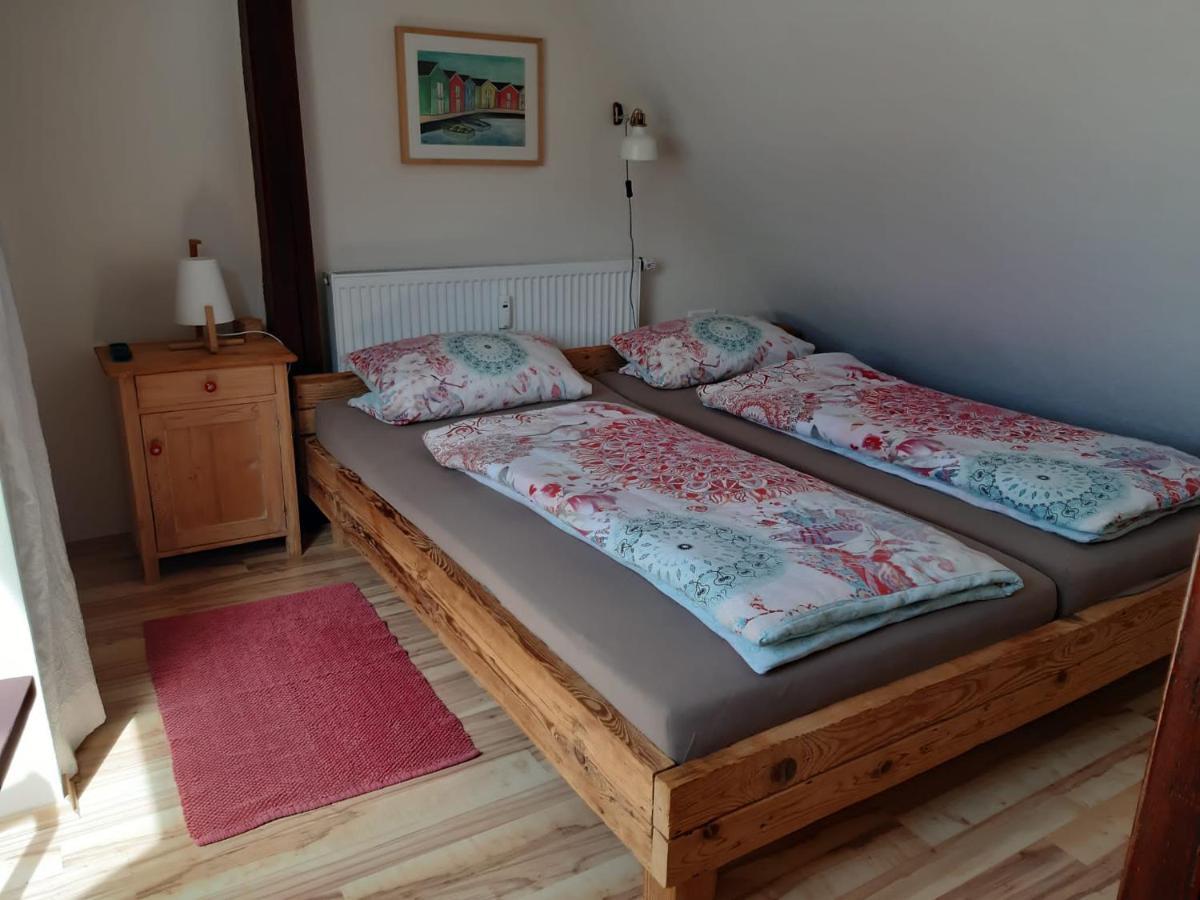 Giebelzimmer Mit Weinbergblick Stetten  Bagian luar foto